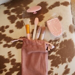 Brand new makeup brush kit with bag